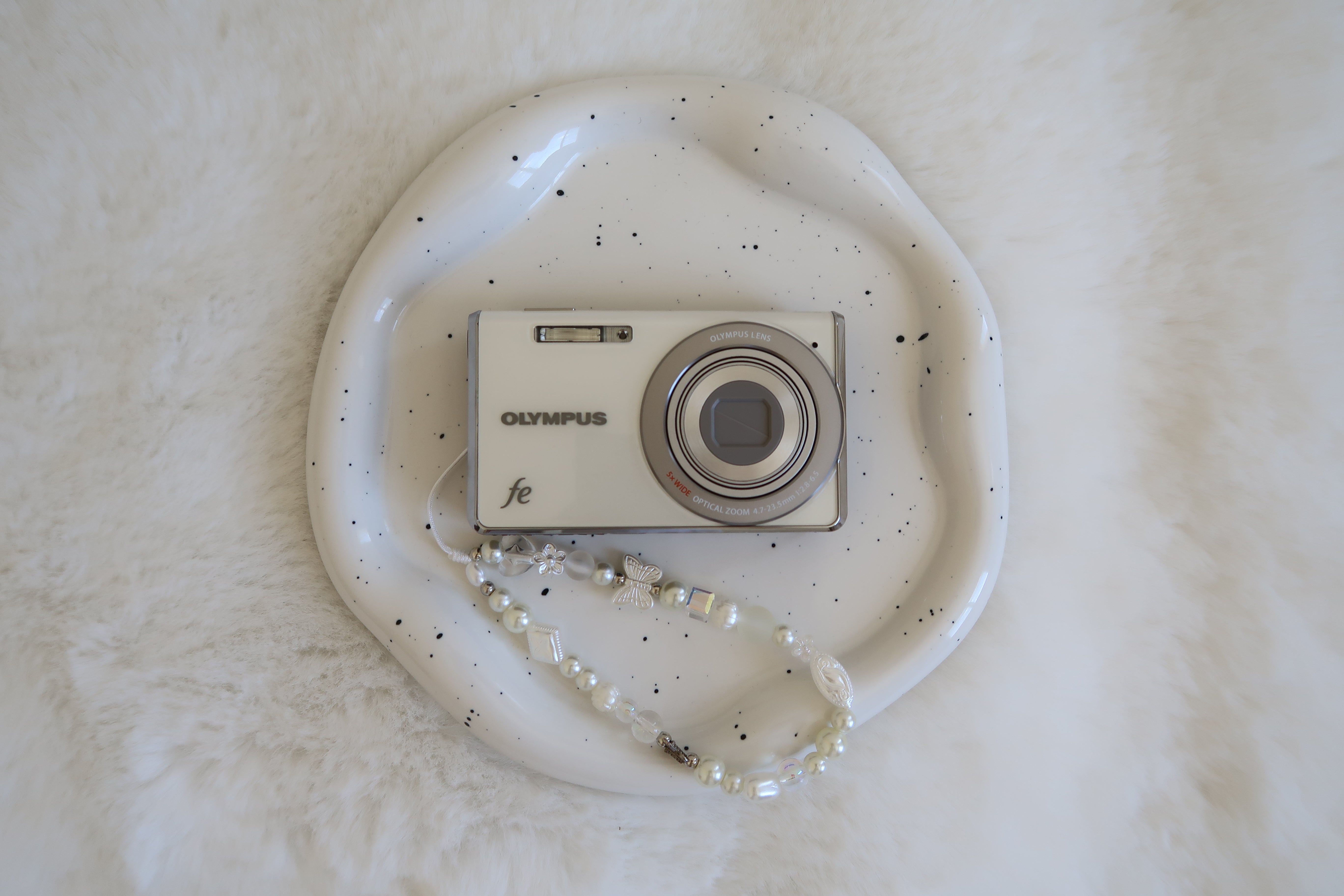 Olympus FE-5030 White Digital Camera